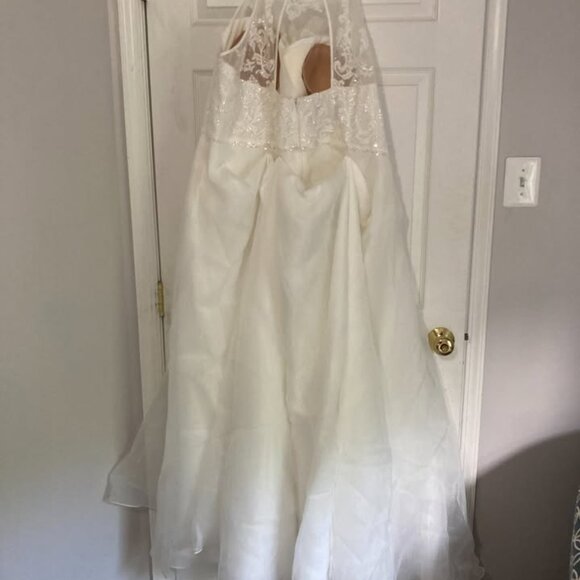 David's Bridal White Lace Halter Wedding Gown - Picture 2 of 6